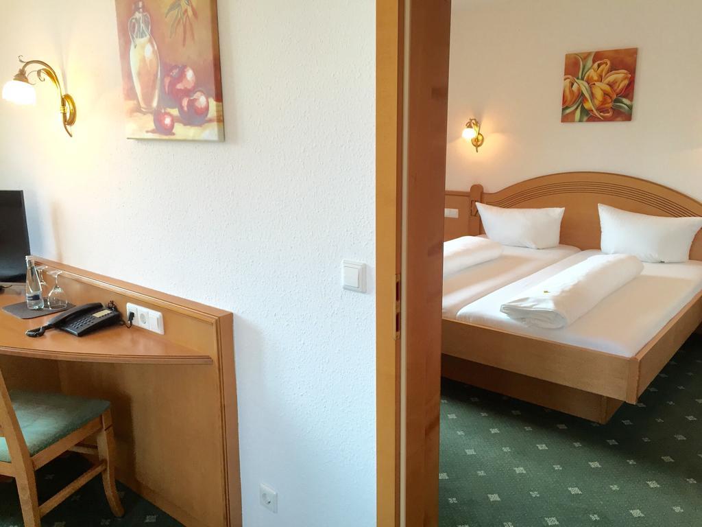 Hotel Ochsen Friesenheim  Quarto foto